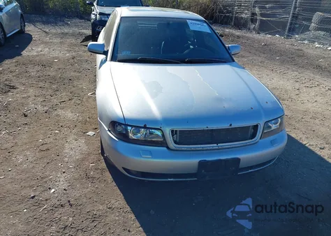 2001 Audi A4 1.8 T из США, поврежденный, VIN WAUDC68D51A051991